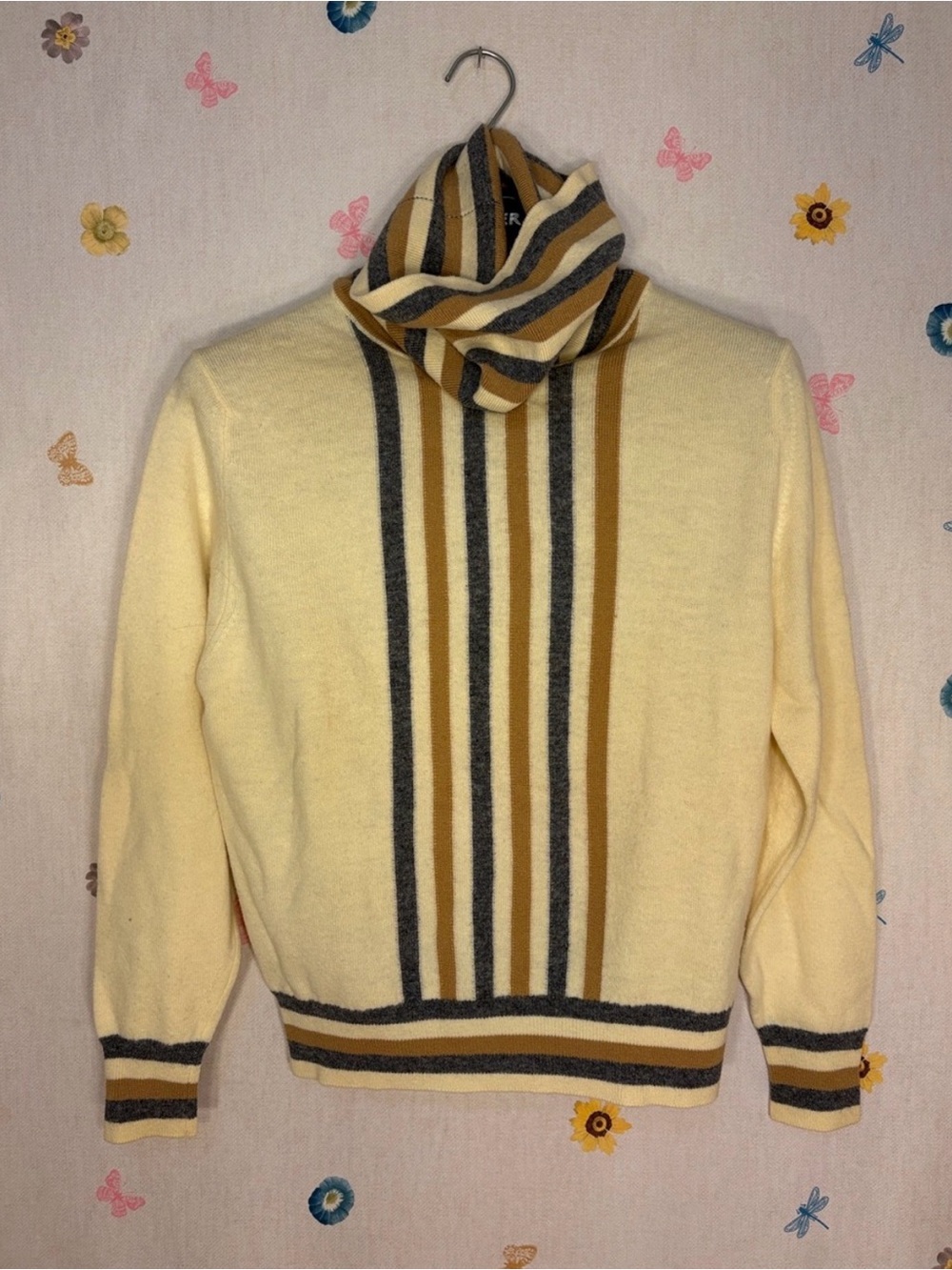Vintage Jaeger - 100% Lambswool Cream Striped Turtleneck Sweater - Picture 3 of 10